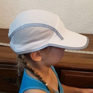 Champion white baseball cap light reflection OS